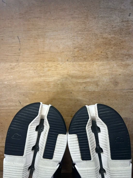 On CloudNova REFLECTIVE Womens Size 7 Running Shoes Sneakers Phantom White - Picture 9 of 12